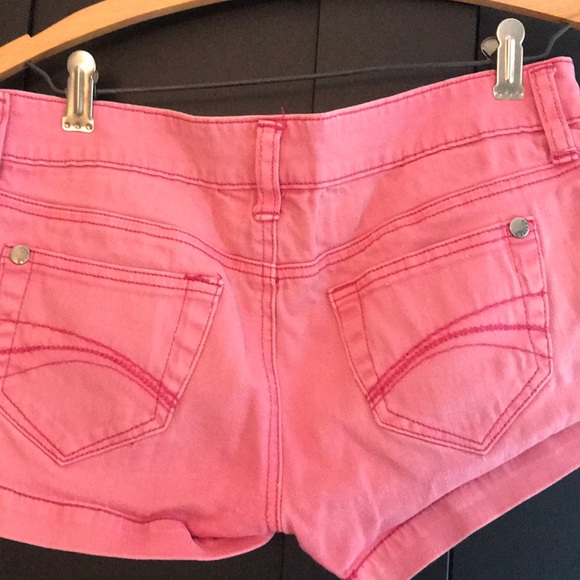 Pink shorts - Picture 5 of 6
